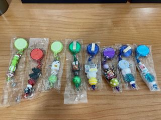 Portatijeras/portaidentificativo con abalorios