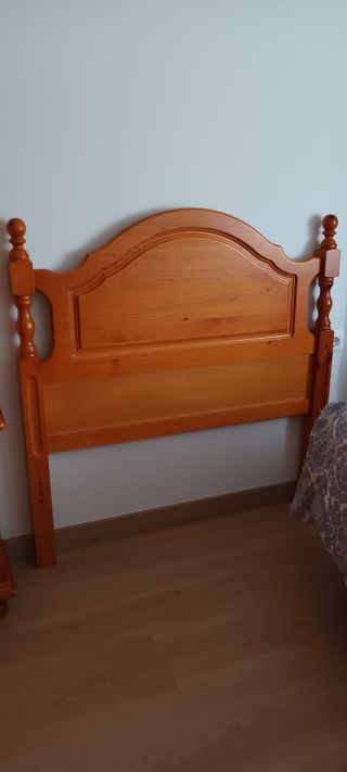 Cabecero de madera de pino