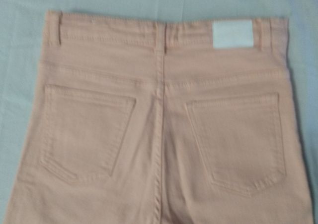 Pantalón Vaquero Elástico Rosa, de Mango