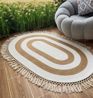Alfombra estilo bohemio con flecos