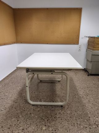 Mesa de arquitecto elevable blanca