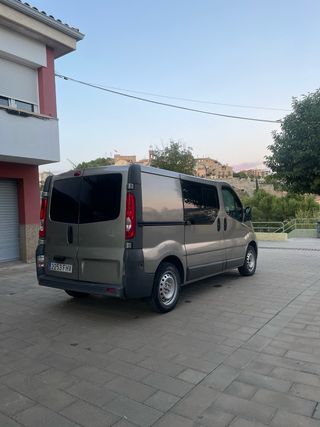 Opel Vivaro 2006