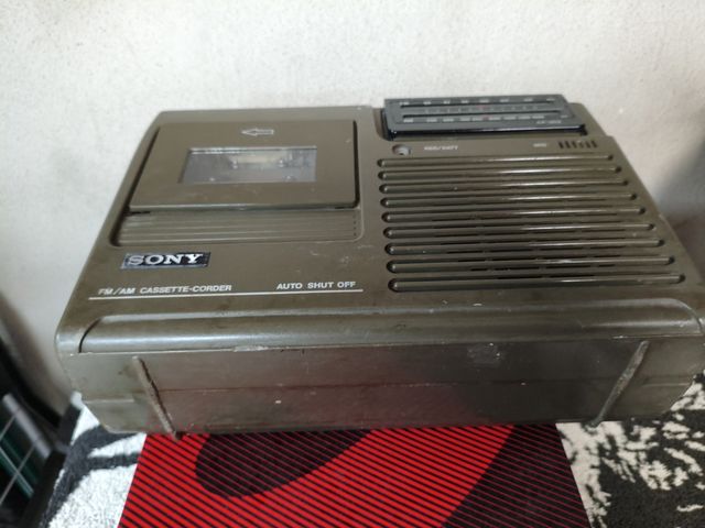 Radio Sony CF-303 FM/AM Militar