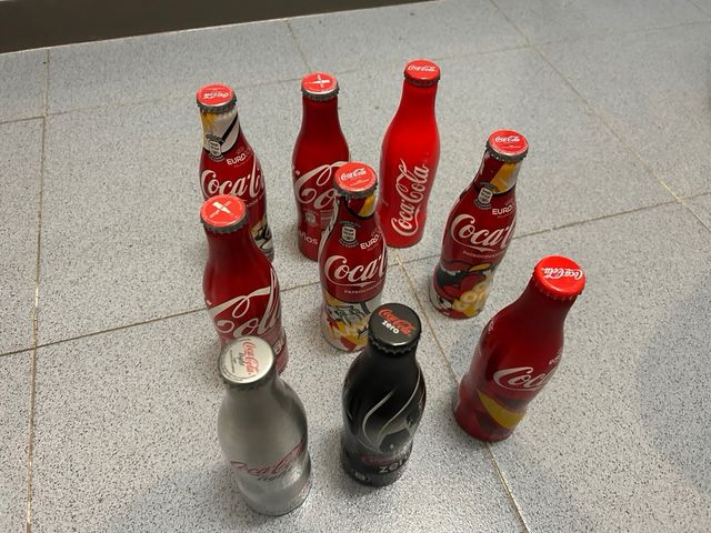 Collezione di bottiglie in alluminio Coca-Cola