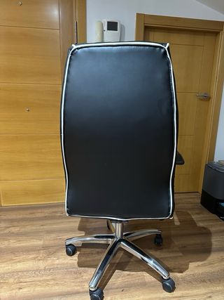 Silla de oficina giratoria de cuero