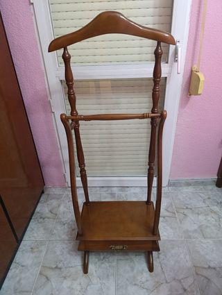 Perchero vintage de madera con cajón