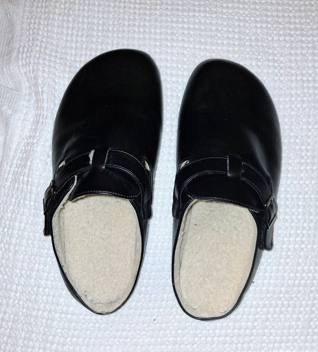 Zuecos Barefoot Saguaro Negros con borreguito.