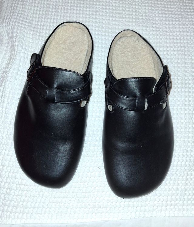 Zuecos Barefoot Saguaro Negros con borreguito.