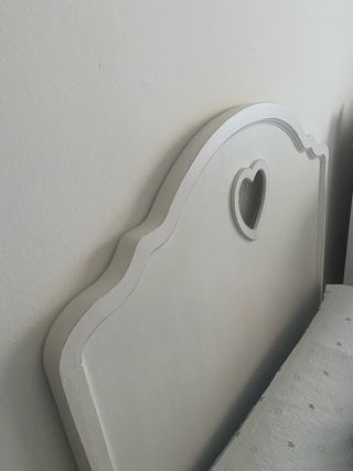 Cabecero y mesita de noche infantil