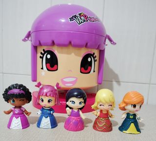 Maletín PinyPon con muchas muñecas.