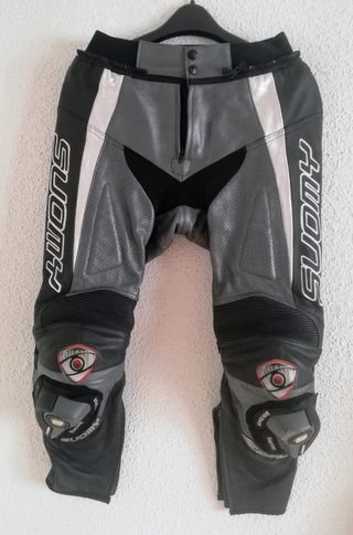 Mono y chaquetas de moto