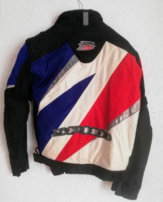Mono y chaquetas de moto
