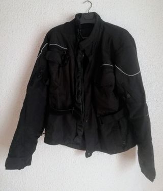 Mono y chaquetas de moto