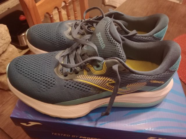 Joma Deportivas Azul.Precio original 75€