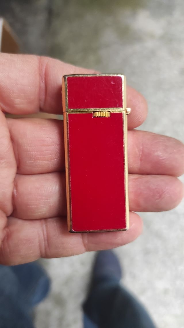 Accendino da collezione rosso