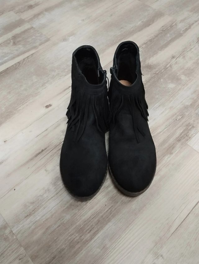 Botas negras con flecos talla 36