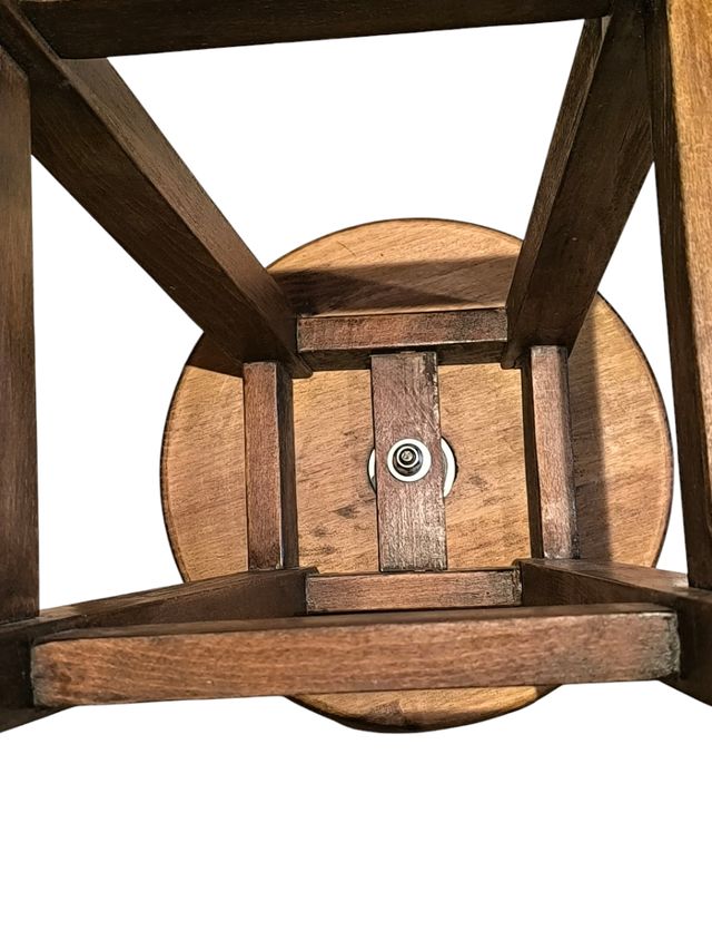 2 Taburetes Altos de Madera con Asiento Giratorio.