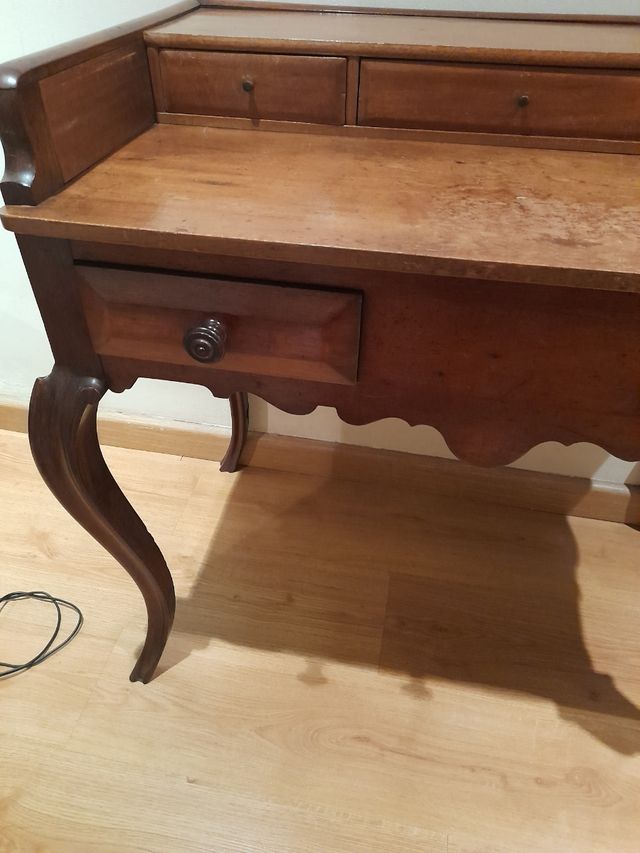 Tocador antiguo de madera