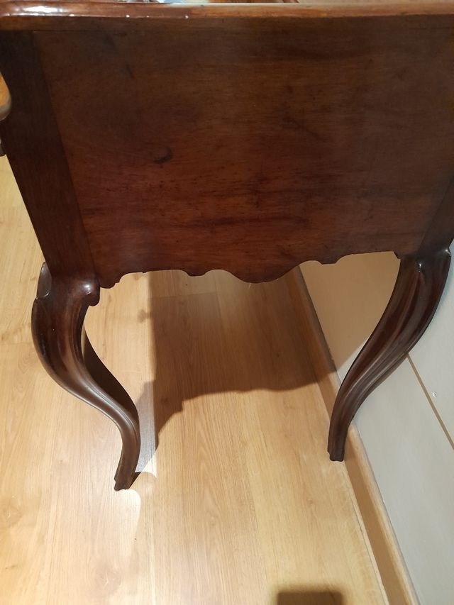 Tocador antiguo de madera