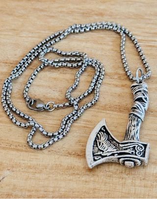 Collar Hacha Vikinga Lobo Plata