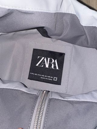 Zara Cazadora Deportiva – Estilo Moderno Gris/Blan