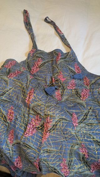 Mono estampado floral azul y rosa