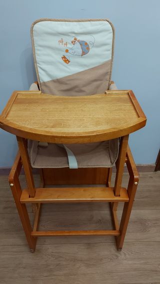 Trona evolutiva convertible en mesa y silla