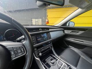 Jaguar XF 2016 v6 300cv