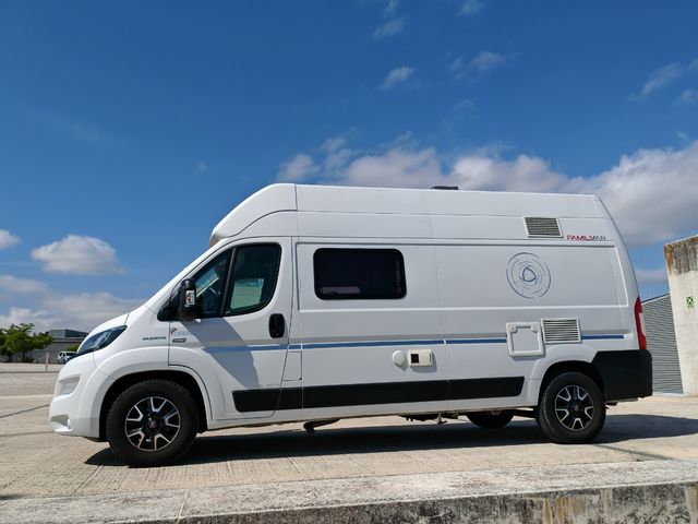 Dreamer Family Van 2021