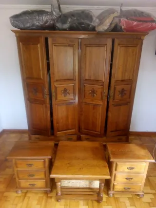 Conjunto de dormitorio de madera maciza