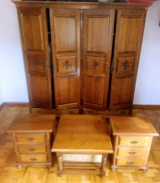 Conjunto de dormitorio de madera maciza