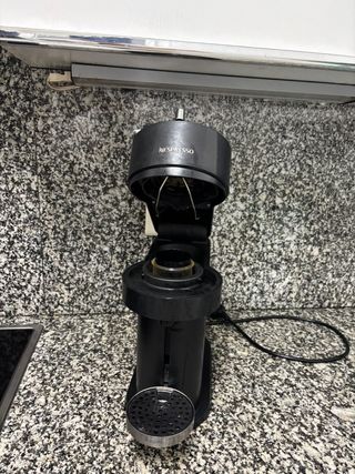 Cafetera Nespresso Krups Vertuo Next Negra