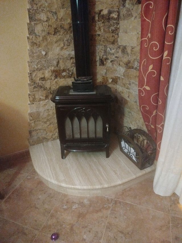 Chimenea de leña metálica