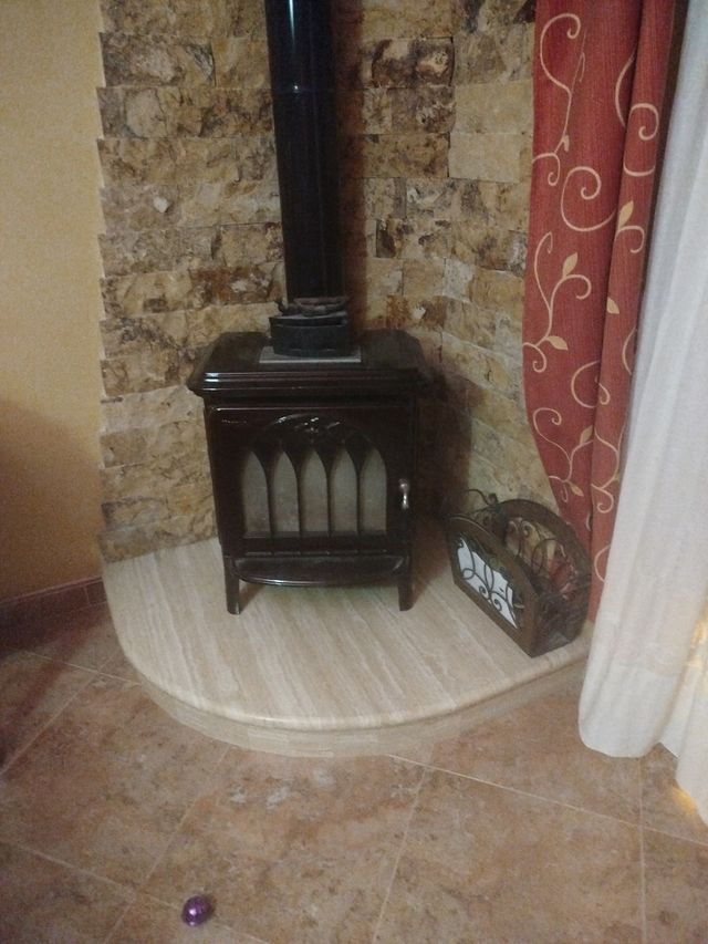 Chimenea de leña metálica