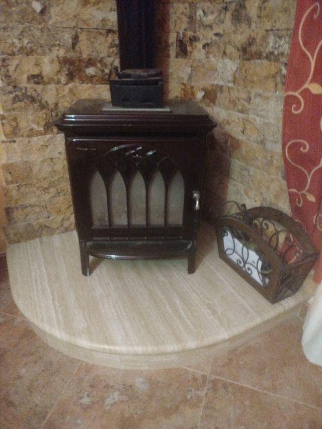 Chimenea de leña metálica