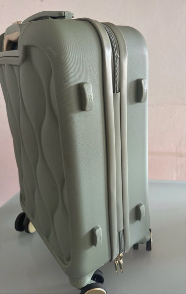 Maleta de viaje IT Luggage verde