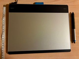 Wacom Intuos CTH-680 Pen & Touch Tablet