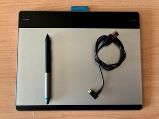 Wacom Intuos CTH-680 Pen & Touch Tablet