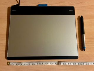 Wacom Intuos CTH-680 Pen & Touch Tablet