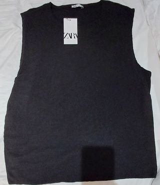 Camiseta sin mangas Zara negra
