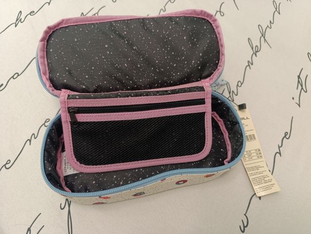 Estuche O'Neill con estampado de donuts