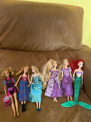 Muñecas Barbie y Princesas Disney