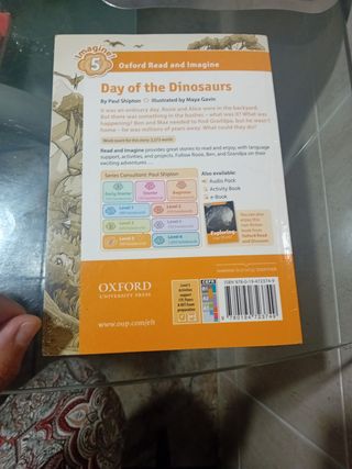 Oxford Read & Imagine: Level 5: Day of the Dino...