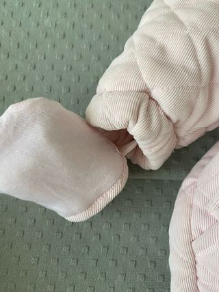 Dos Buzos rosas acolchados para bebé