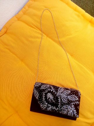 Bolso de fiesta negro y plateado