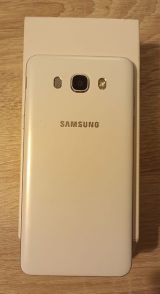 Samsung Galaxy J7 bianco