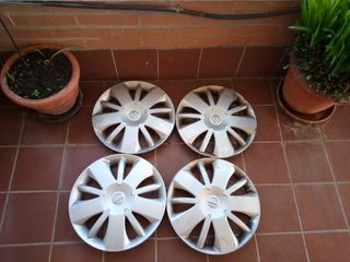 Tapacubos Nissan Micra 14 (4 unidades)