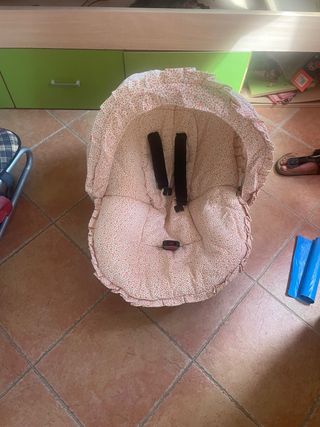Cojín para silla de coche floral