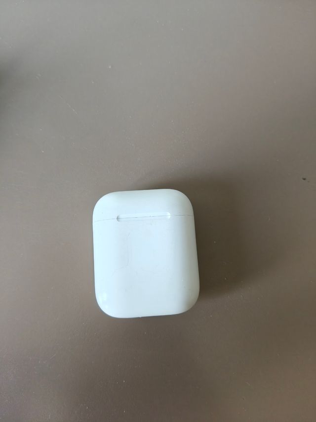 Apple AirPods bianchi