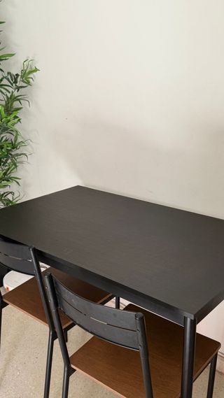 Mesa comedor y 4 sillas